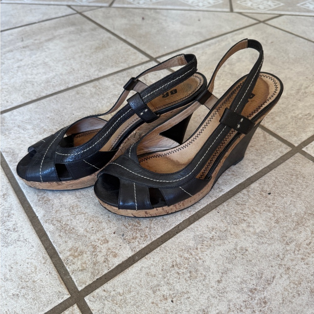 BP Black and Tan Wedge Sandals